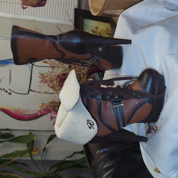 Derion Platform Stiletto Boots - Picture 6 of 11